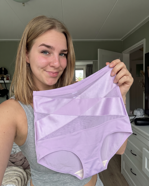 Chloe B., 29
