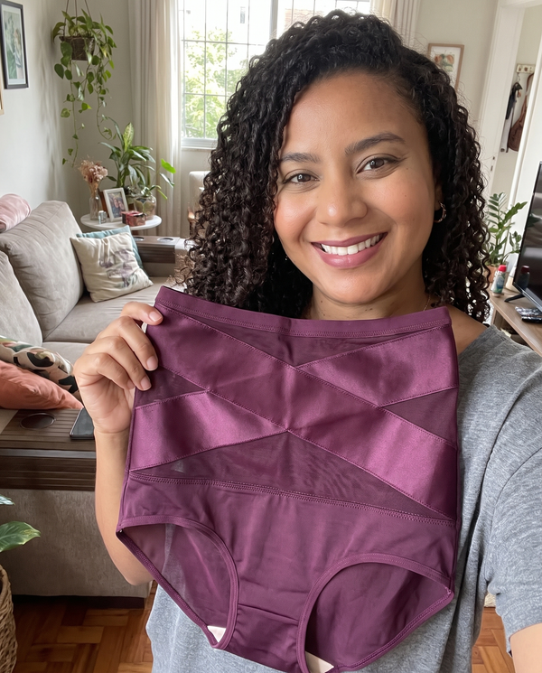 Gabriela R., 33